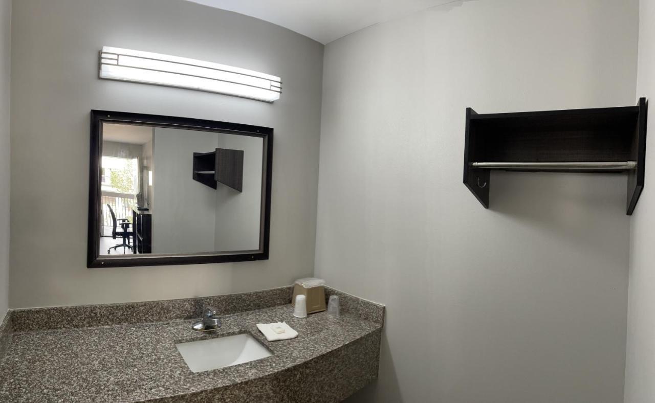 Griffin Inn & Suites Εξωτερικό φωτογραφία
